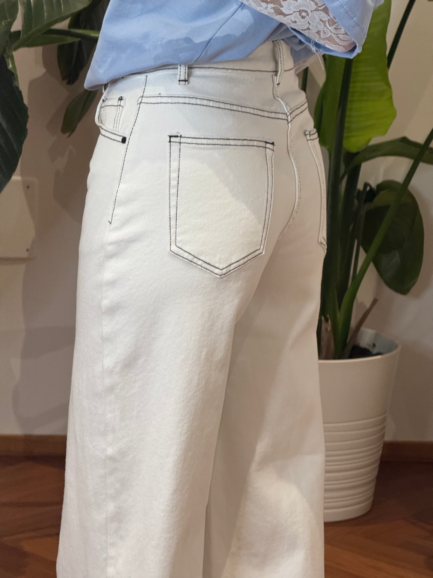WHITE DENIM