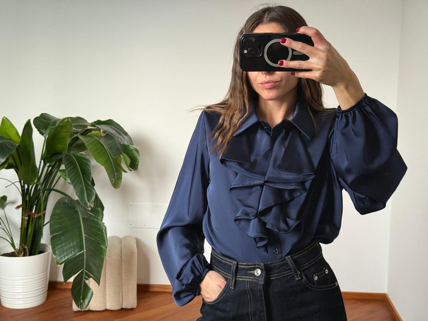 BLUSA SATIN CON VOLANT