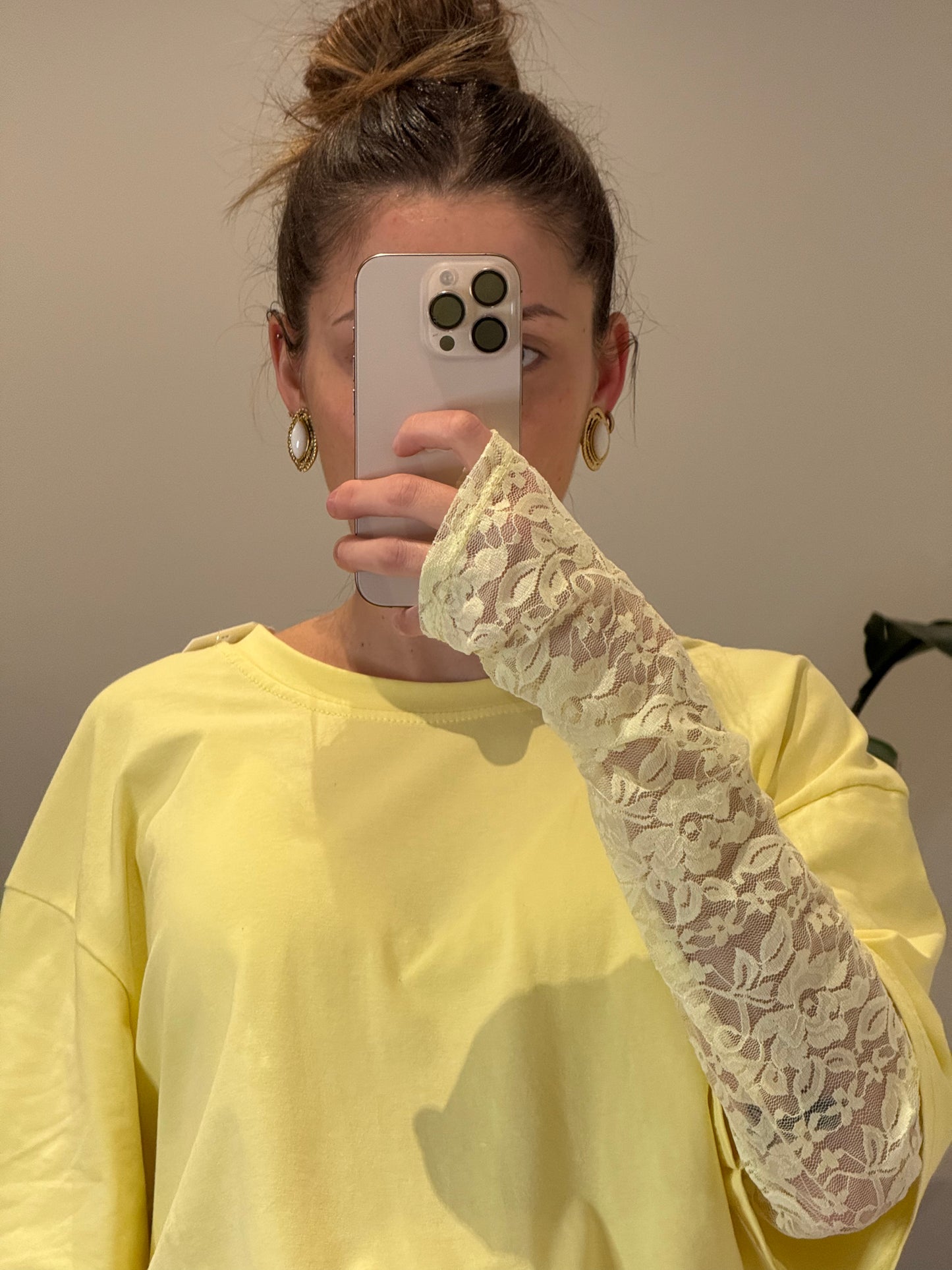 T-SHIRT CON MANICOTTO IN PIZZO
