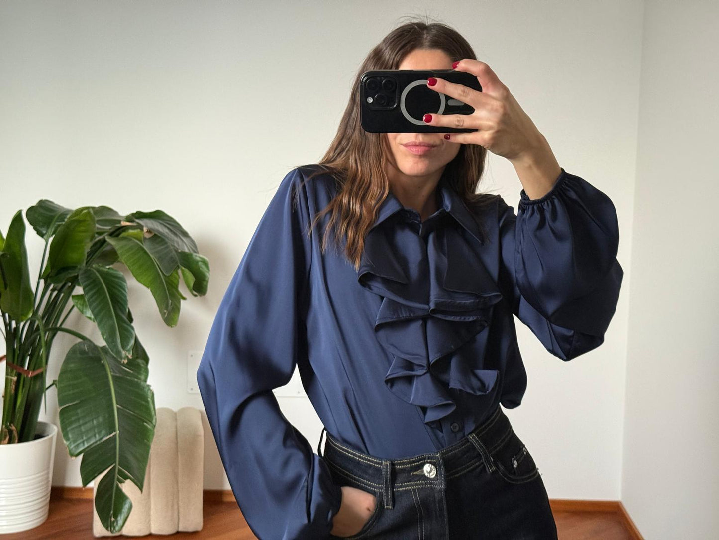 BLUSA SATIN CON VOLANT