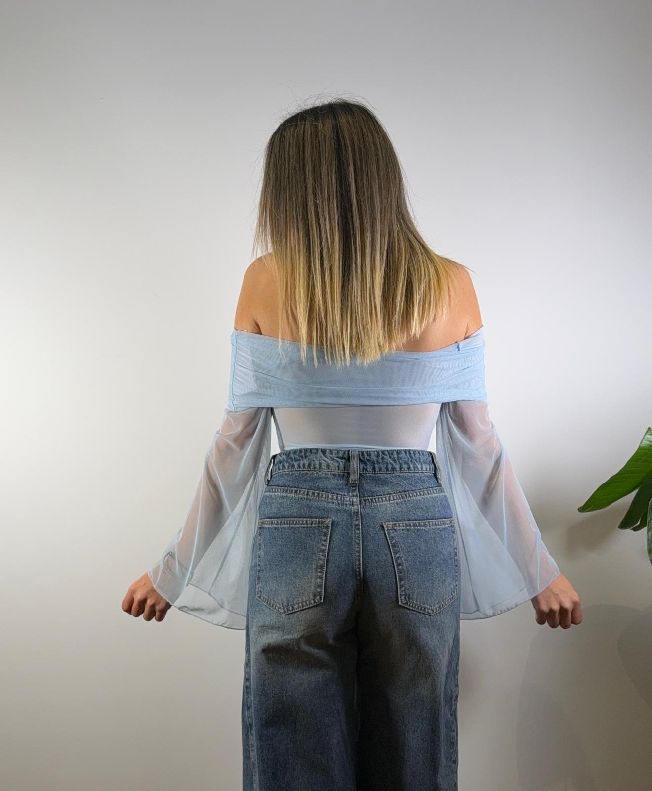 BLUSA OFF-SHOULDER CON MANICHE IN TULLE
